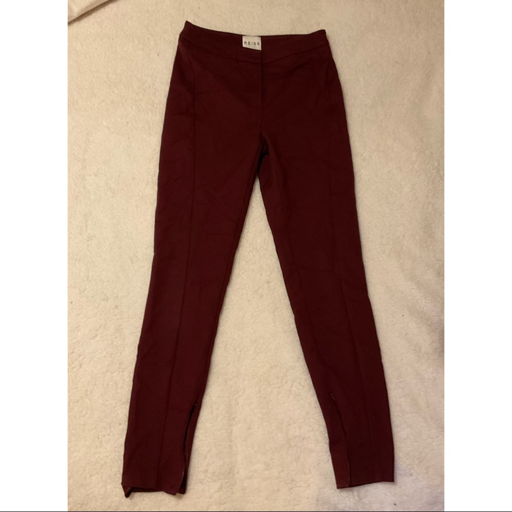 taperpered highrise trousers in a deep burgundy